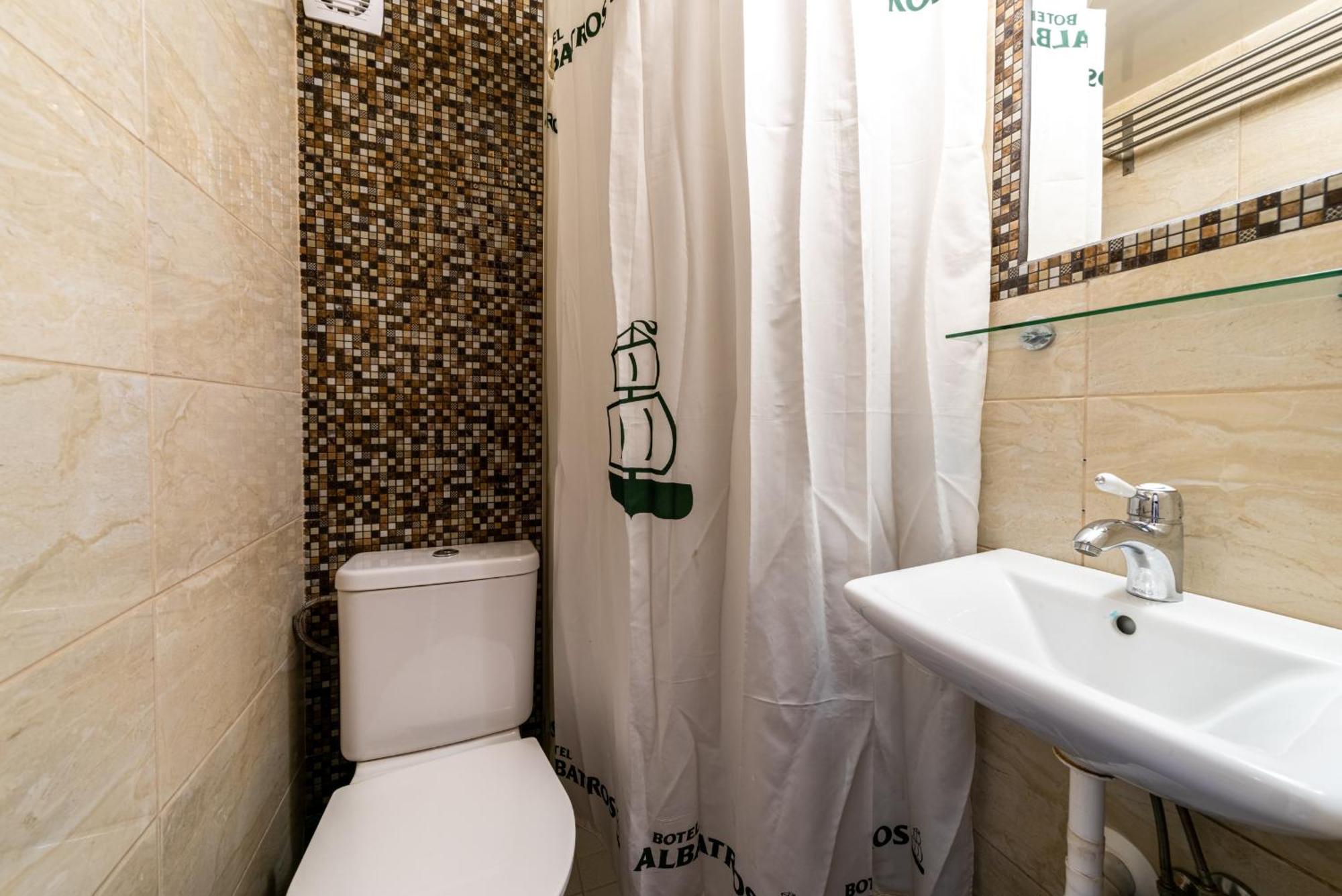 Albatros Botel 3*