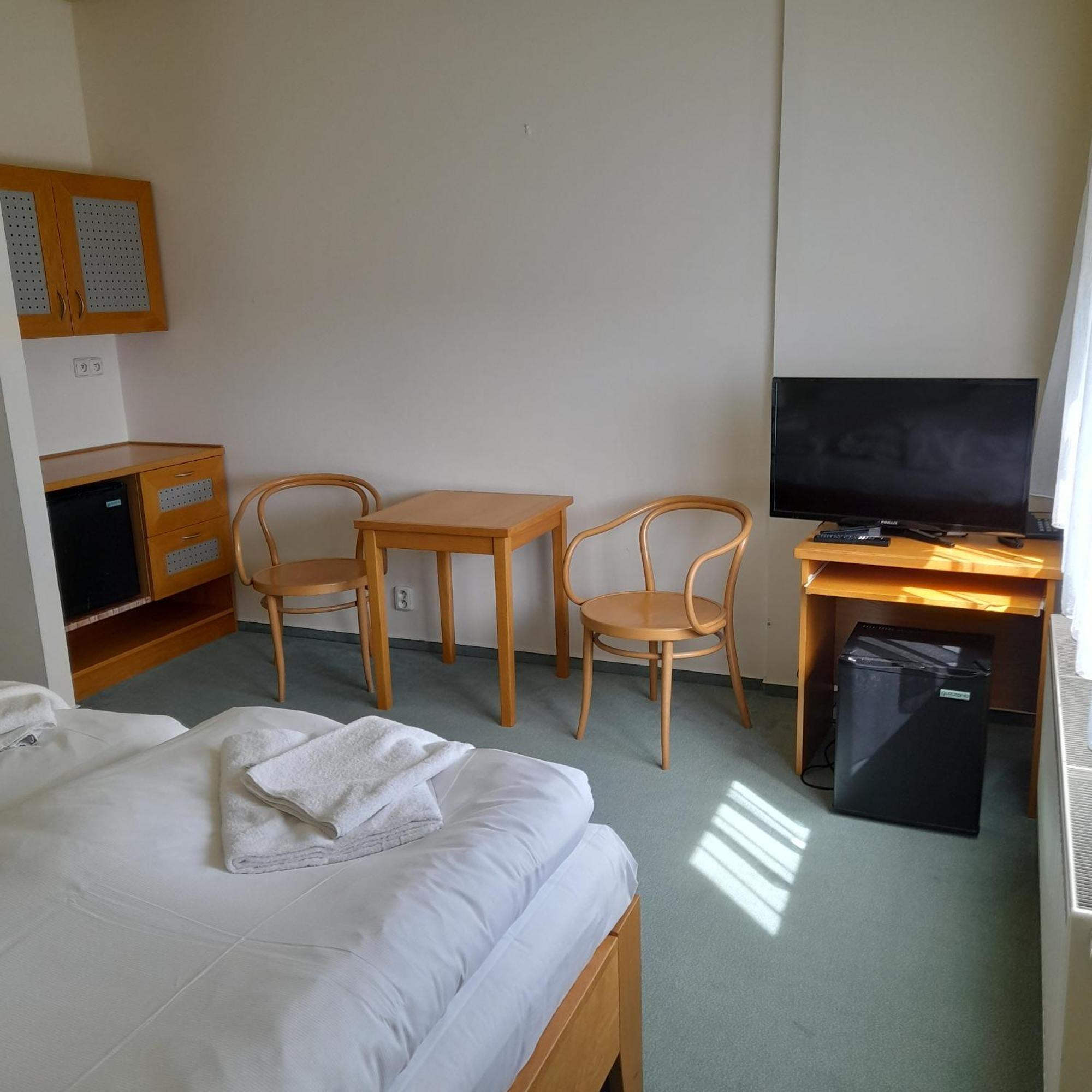 Smaragd 3* Prague