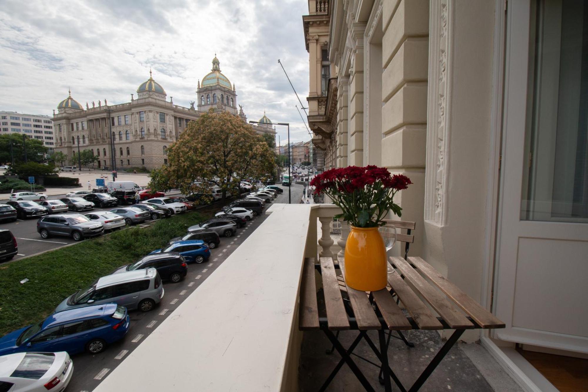 Washingtonova Cr Apartment Prag