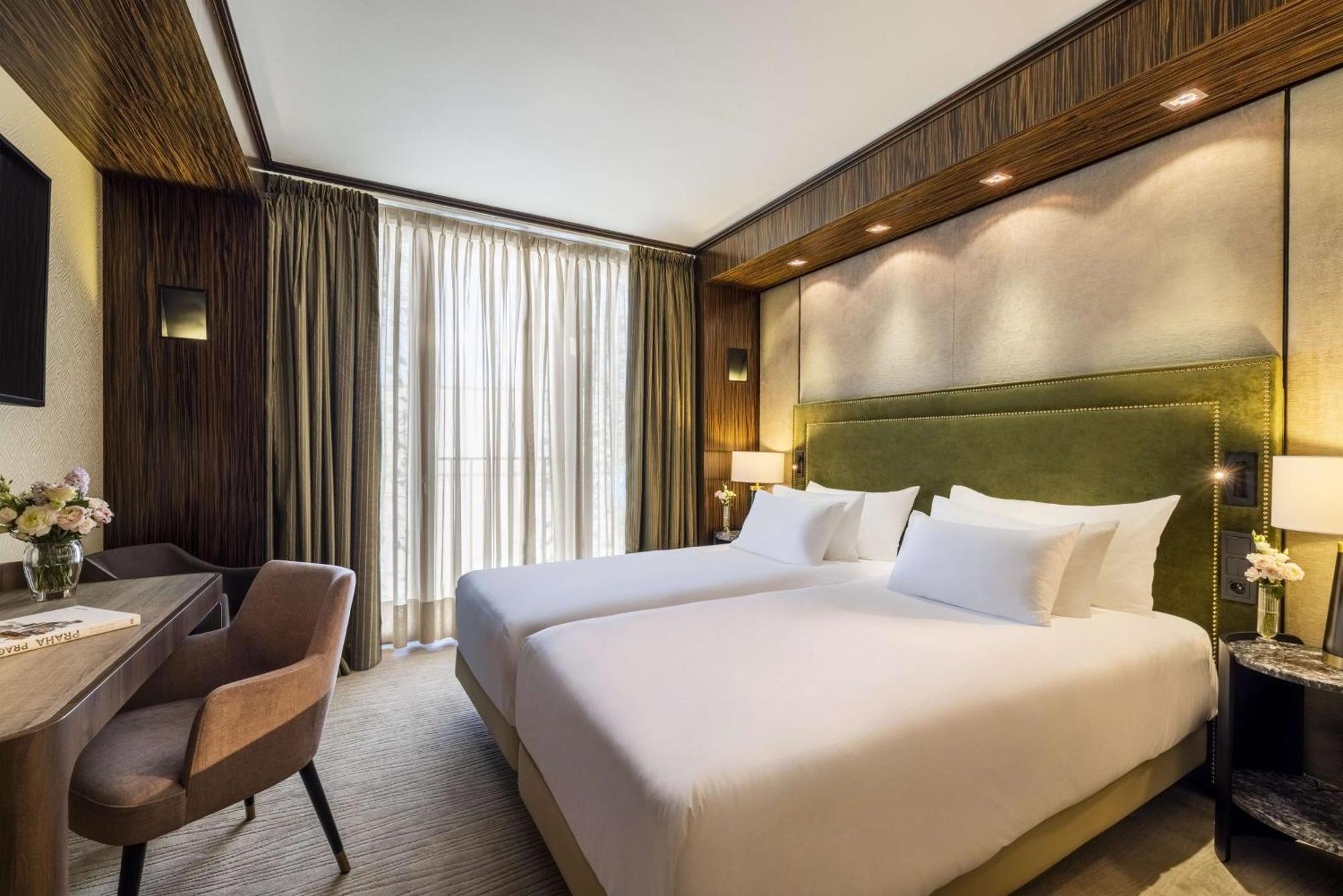 Hotel Nh Collection Carlo Iv Prague