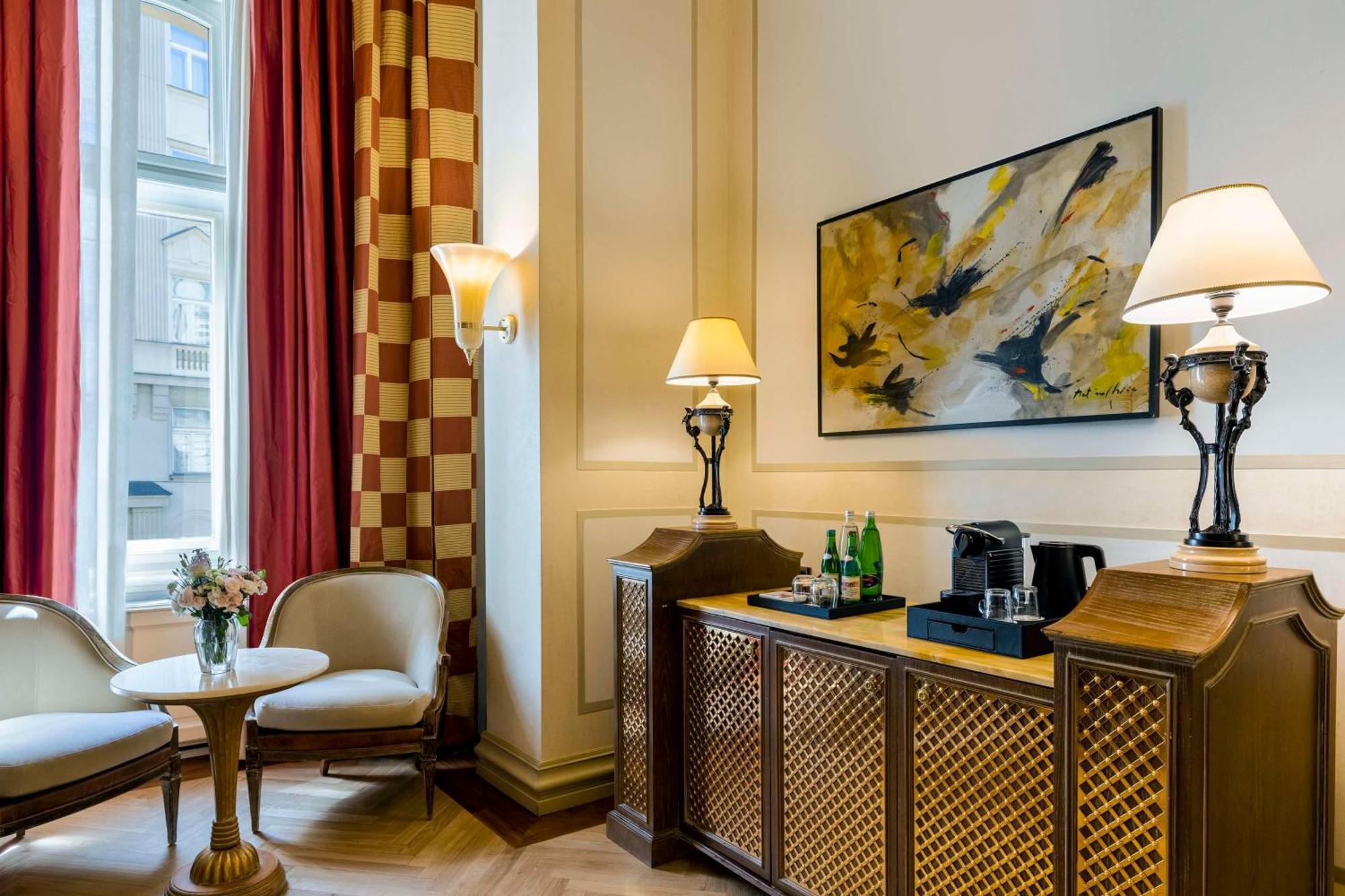 Hotel Nh Collection Carlo Iv