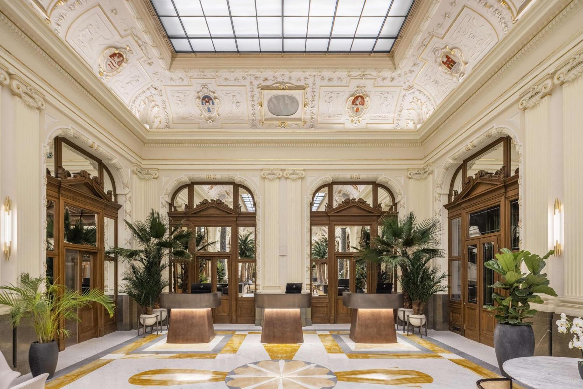 Nh Collection Carlo Iv Hotel 5*