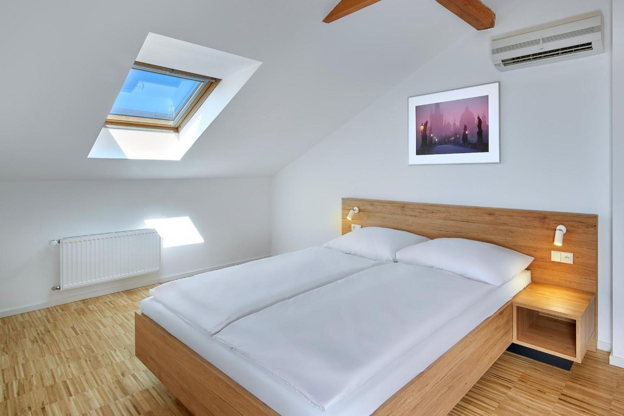 Downtown Kodanska 4* Prague