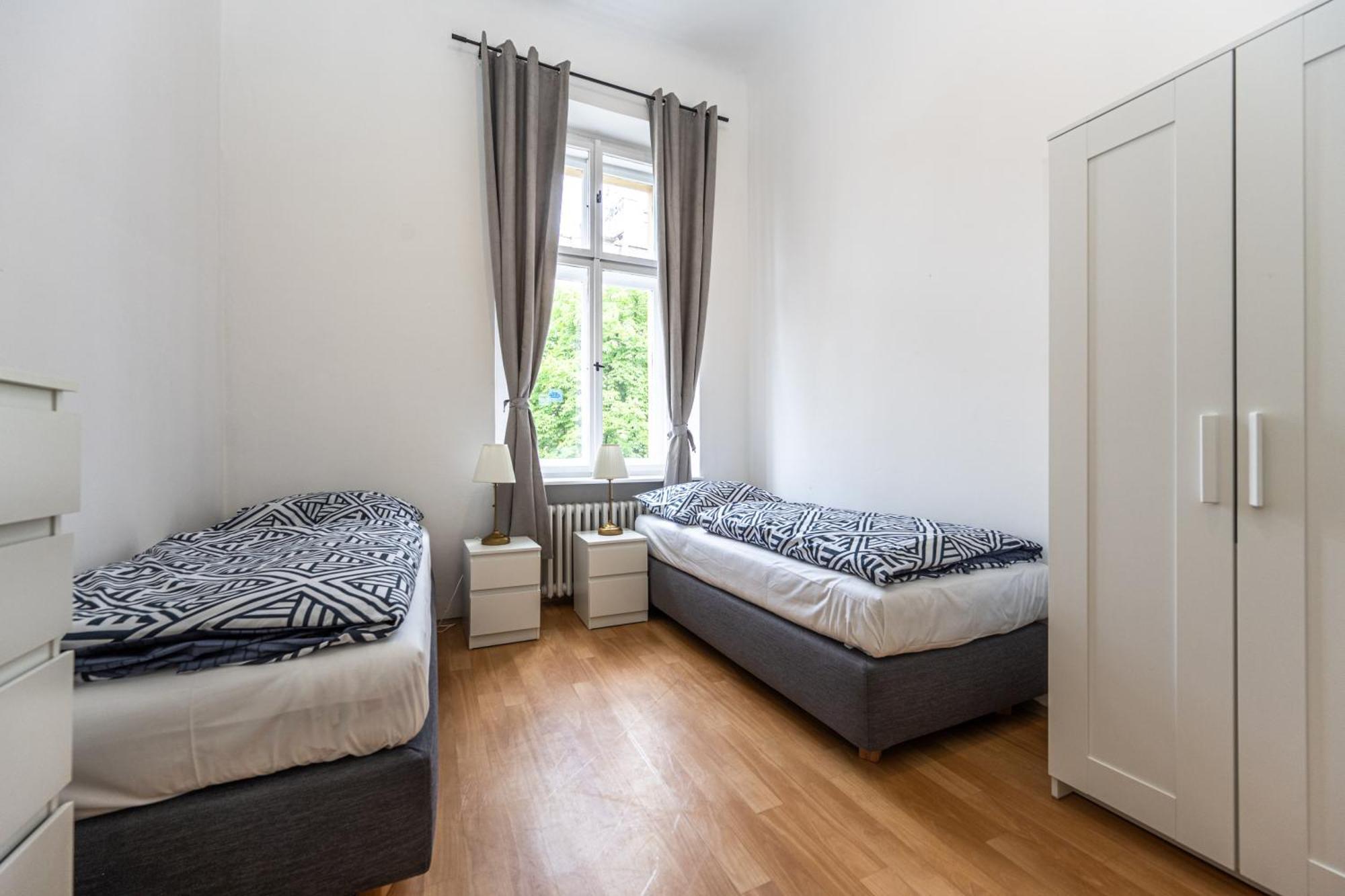 Safarikova 18 * Prague