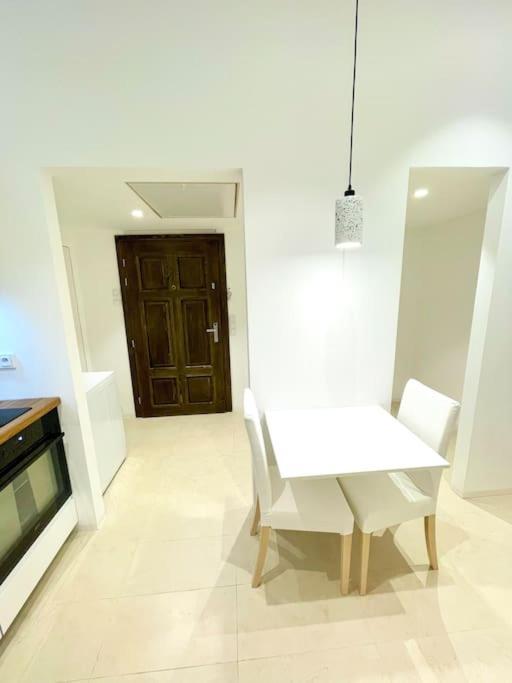 Fantastic Location! Superhost 5 Star Daire *