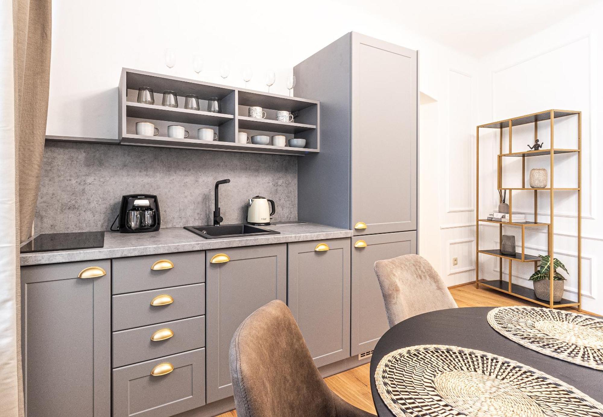 Beautifully Renovated At Lesser Town Praga