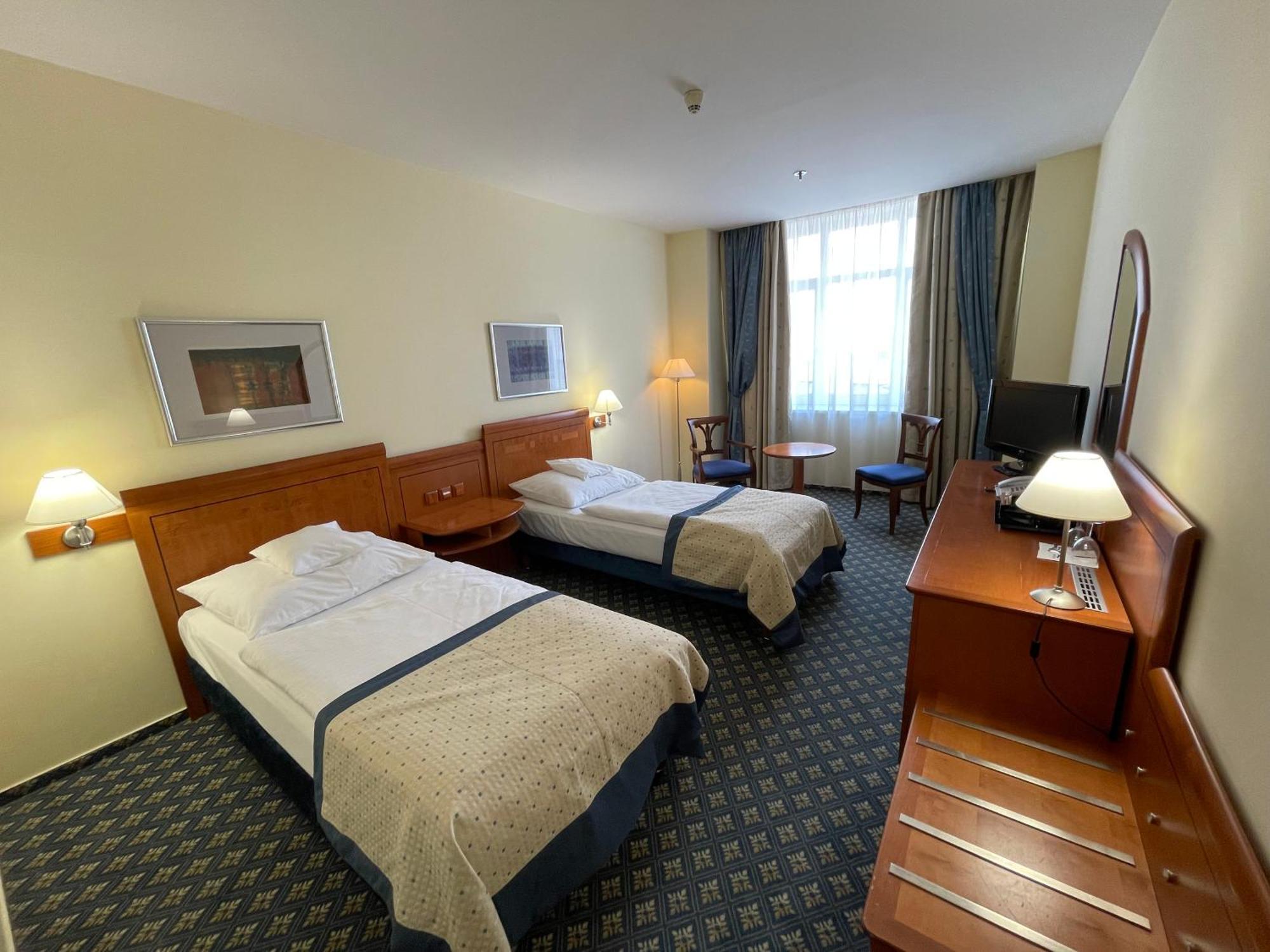 Hotel Ramada Centre 4*