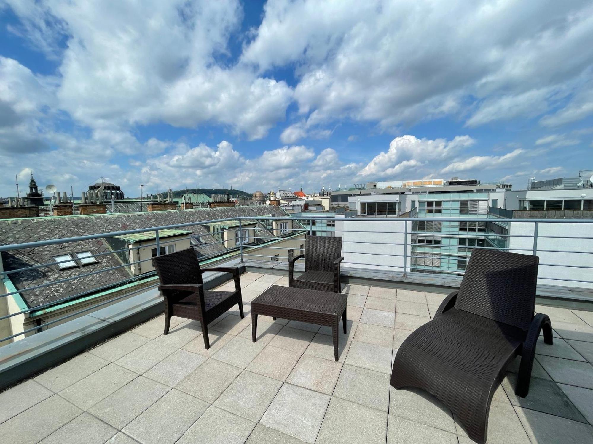 Ramada Centre 4* Prague
