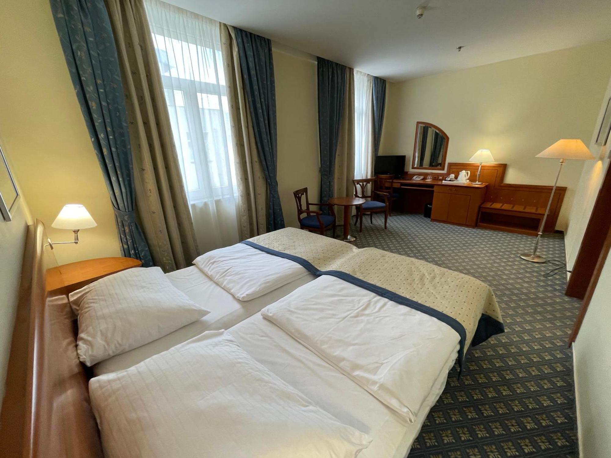 Ramada Centre Hotel 4*