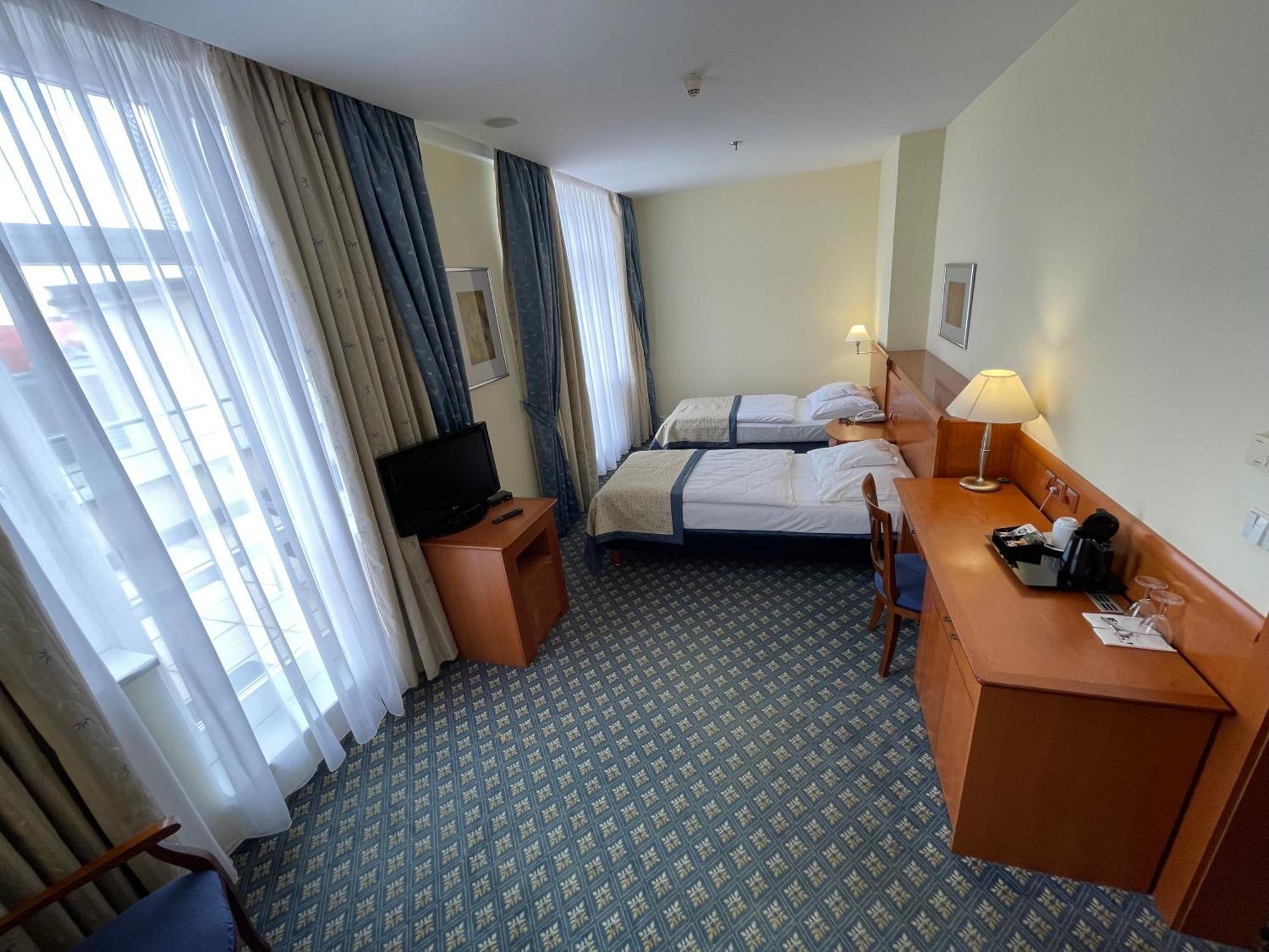 Ramada Centre