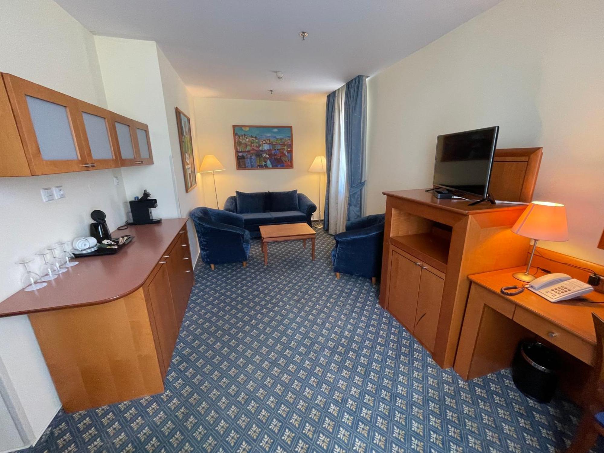 Ramada Centre Hotel
