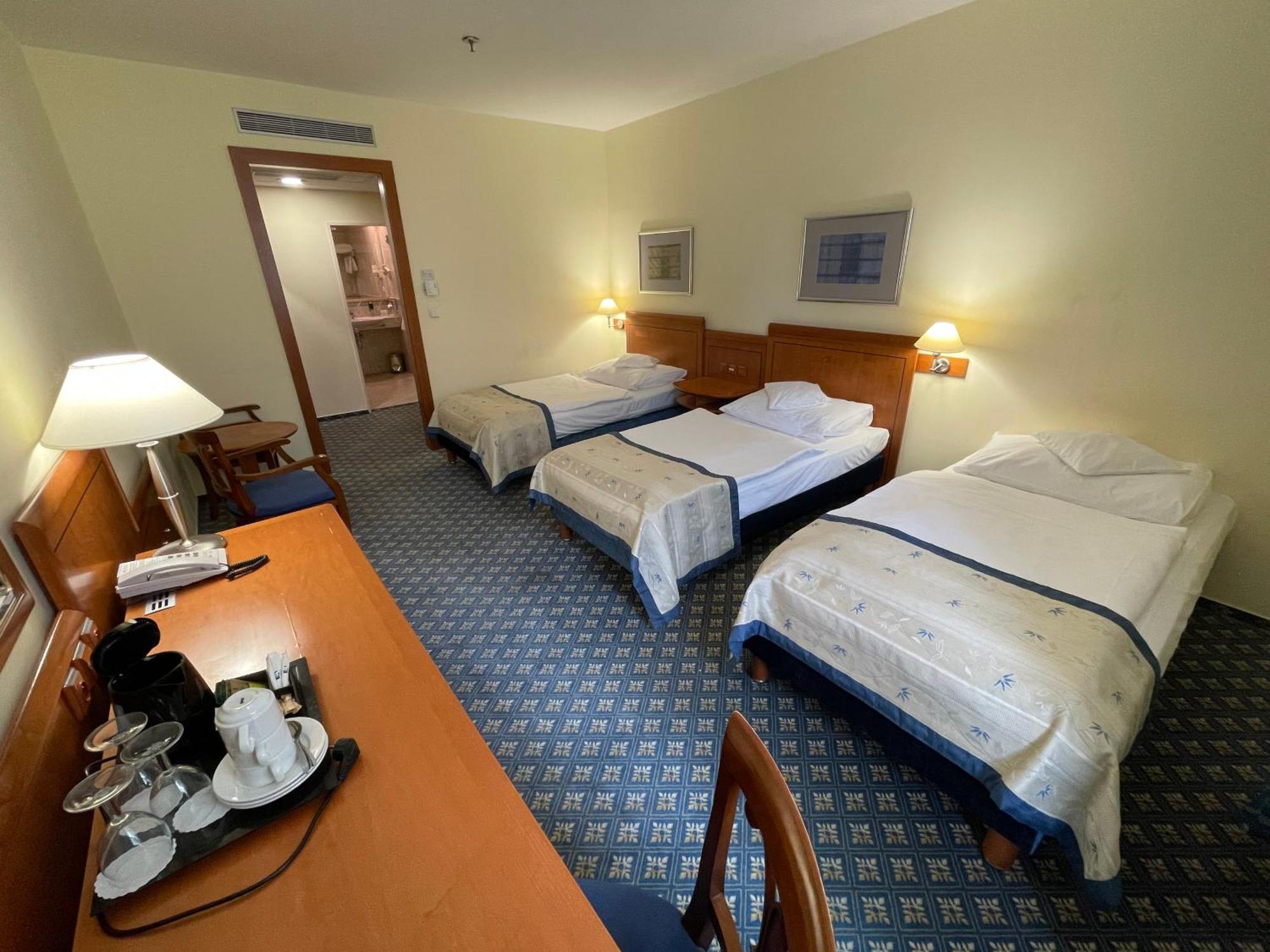 Hotel Ramada Centre 4*
