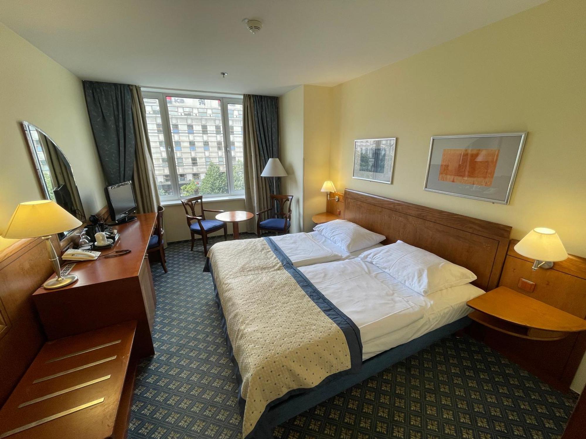 Ramada Centre 4*