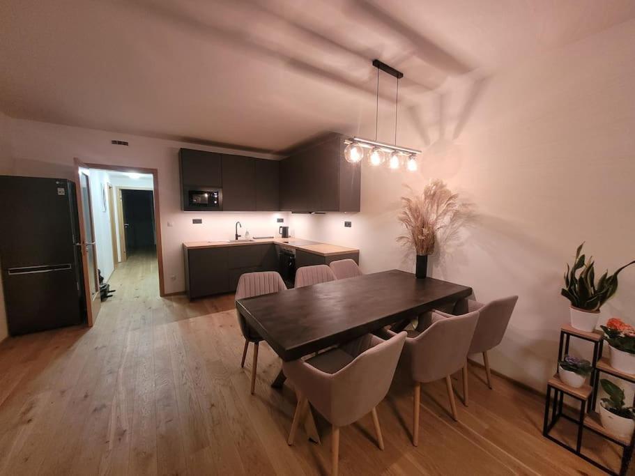 Terrace And Free Parking * Prag