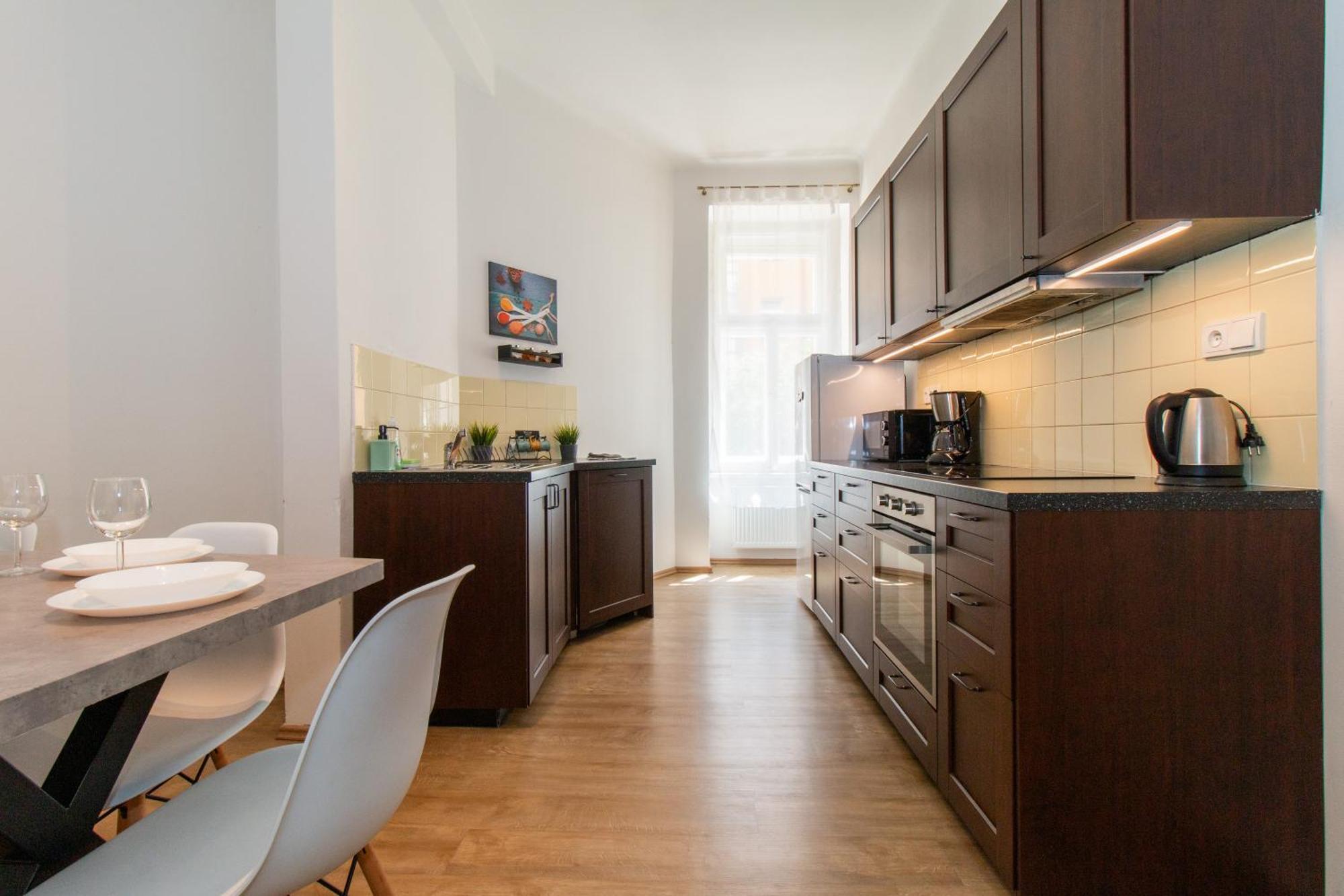 Apartment Riverside Cr *