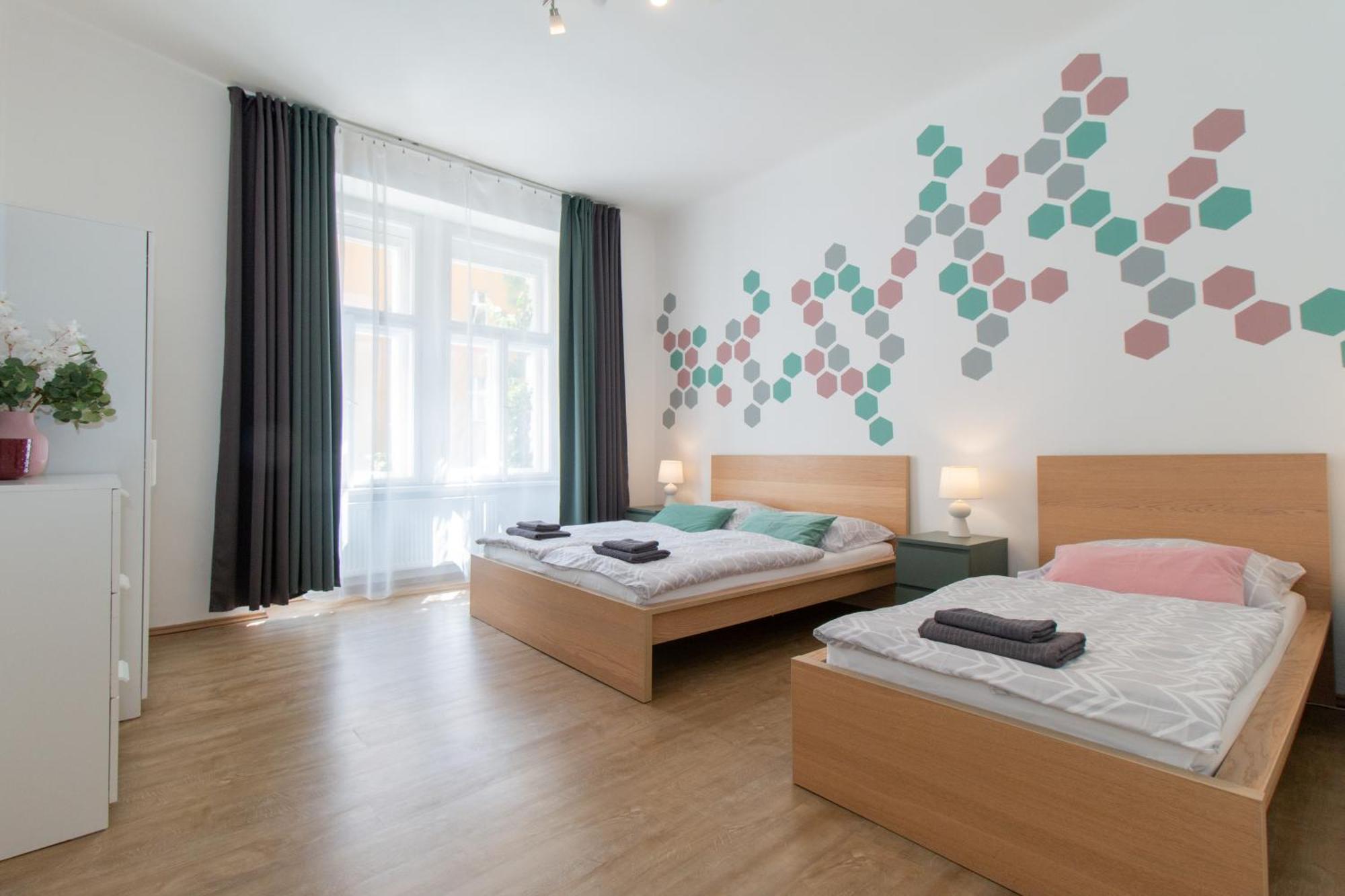 Riverside Cr Apartment *