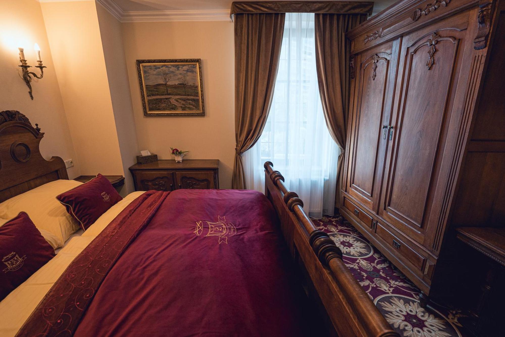 Svatojansky Dvur 4* Prague