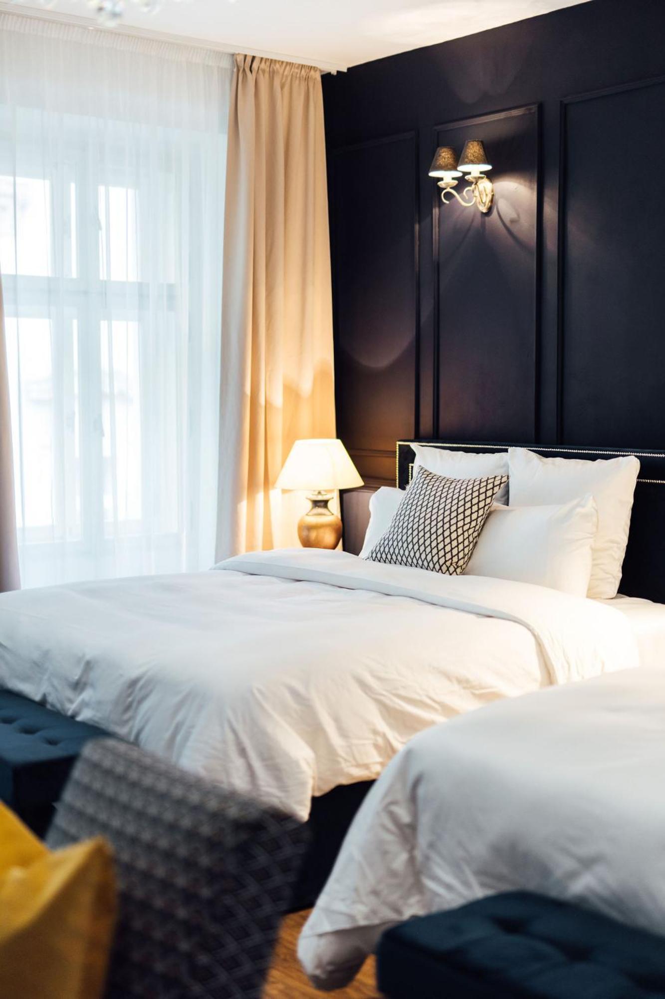 Otel Nana Macs