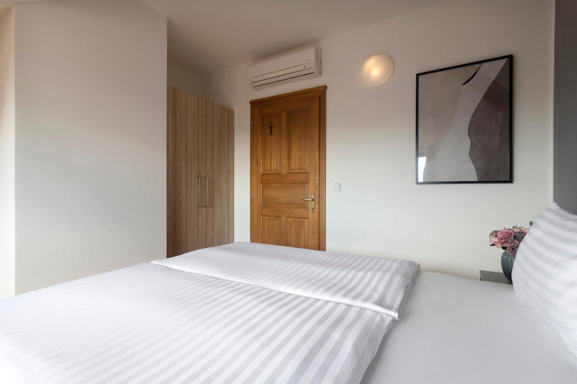 Bohemian Dreams And By Dwellfort Appart hôtel Prague
