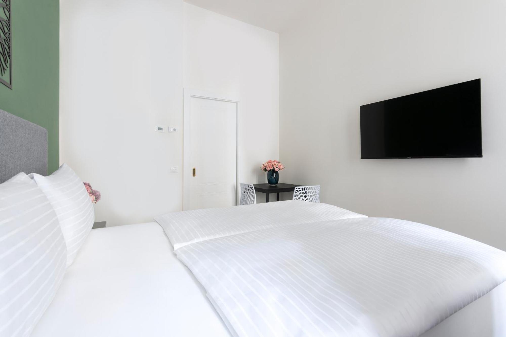 Kinsky Garden And By Dwellfort Aparthotel 4*