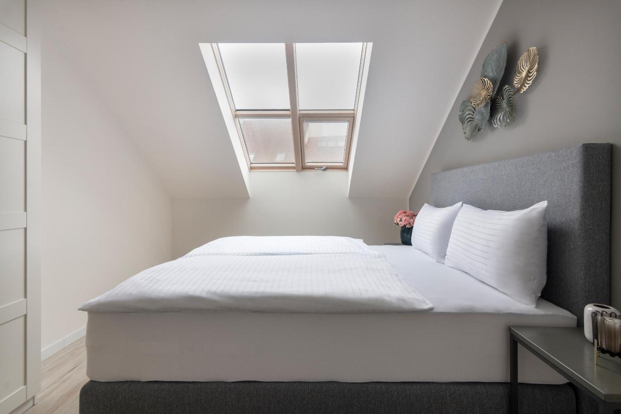 Kinsky Garden And By Dwellfort Aparthotel Prague