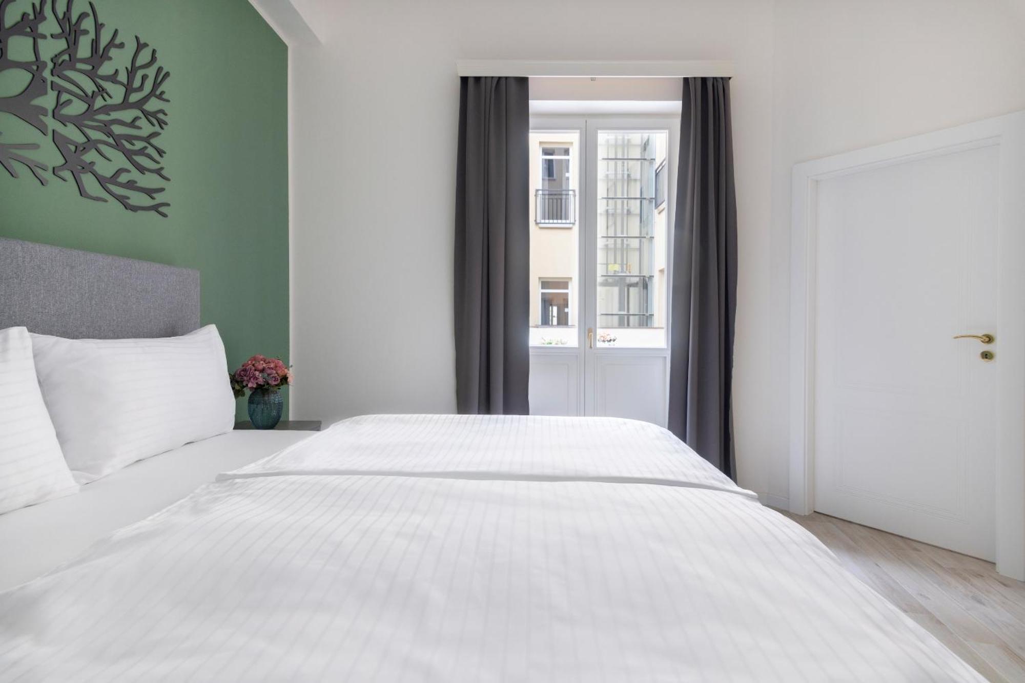 Kinsky Garden And By Dwellfort 4* Prague
