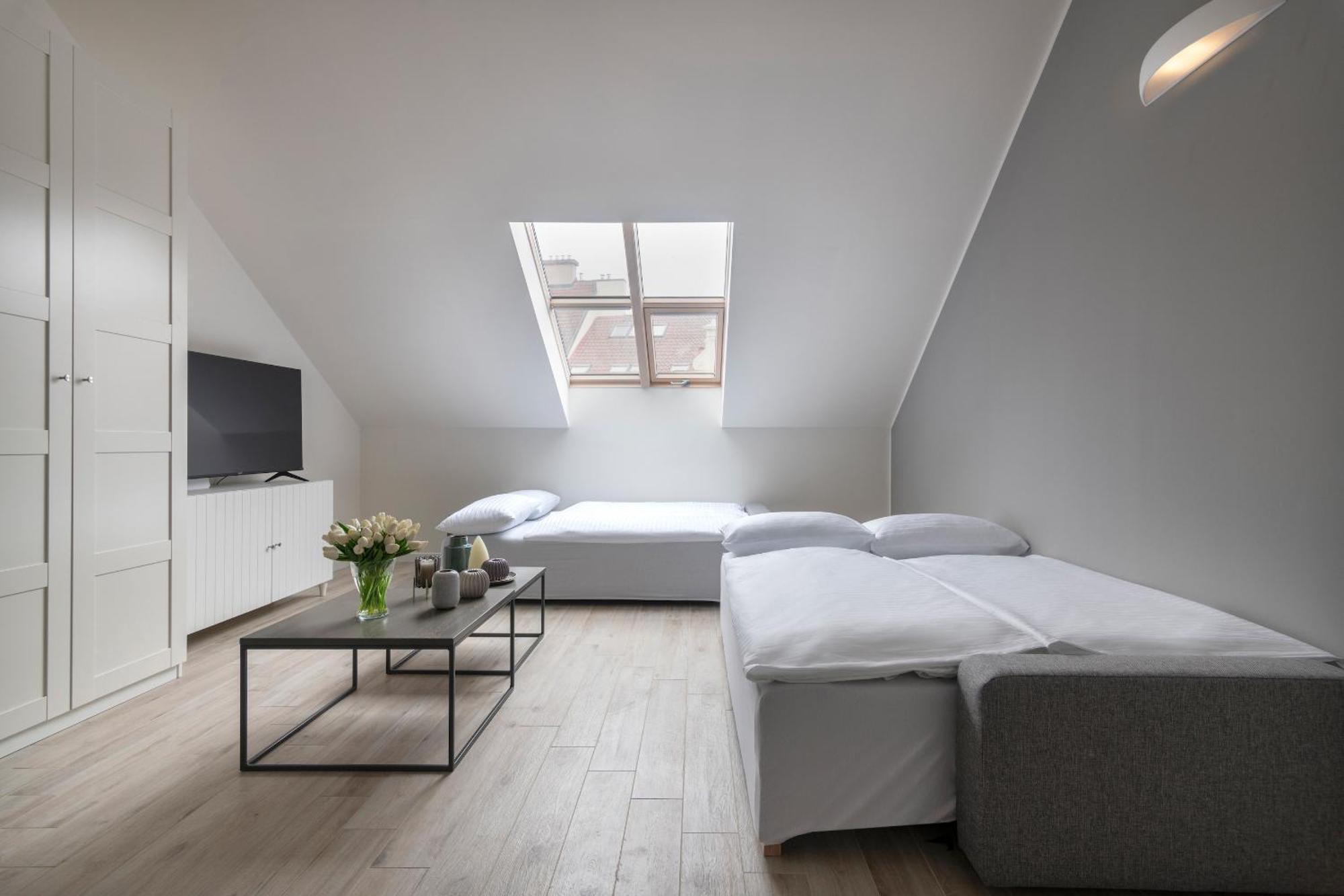 Kinsky Garden And By Dwellfort Aparthotel 4*