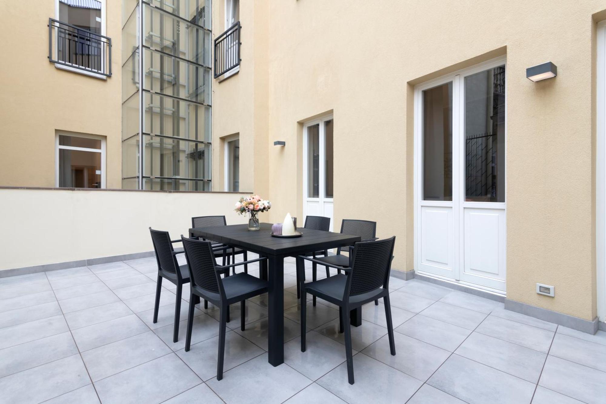 Kinsky Garden And By Dwellfort Aparthotel