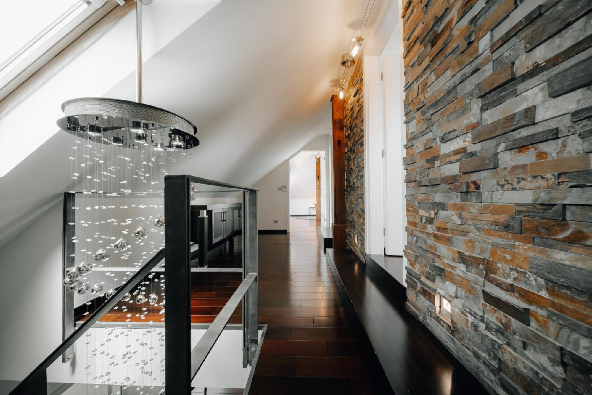 View Luxury With Foosball & Xbox - In Centre Apartment