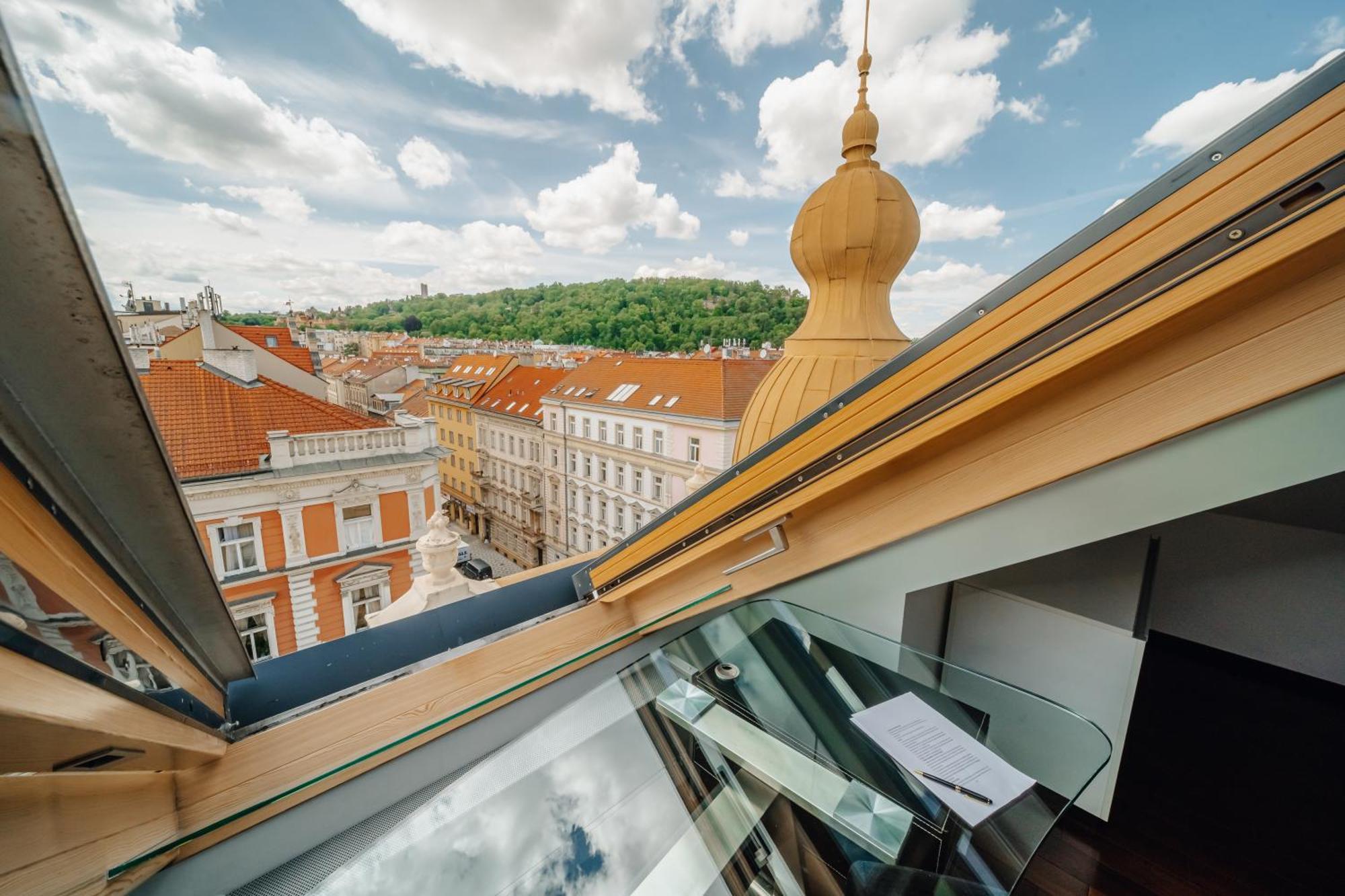 View Luxury With Foosball & Xbox - In Centre Prag