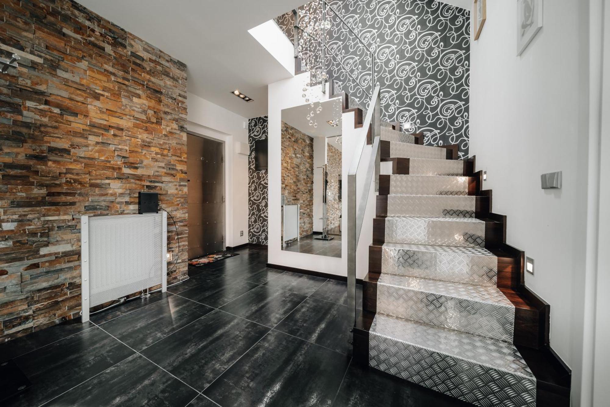 View Luxury With Foosball & Xbox - In Centre Apartment
