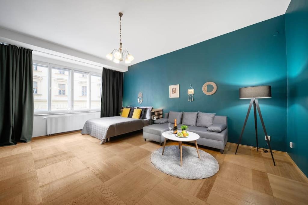 Cityscape Charm Spacious 3 Bedroom Haven For 7 *