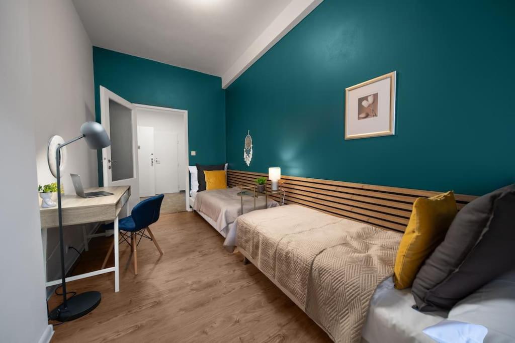 3b Bright Beautiful Newly Renovated 3br Praga