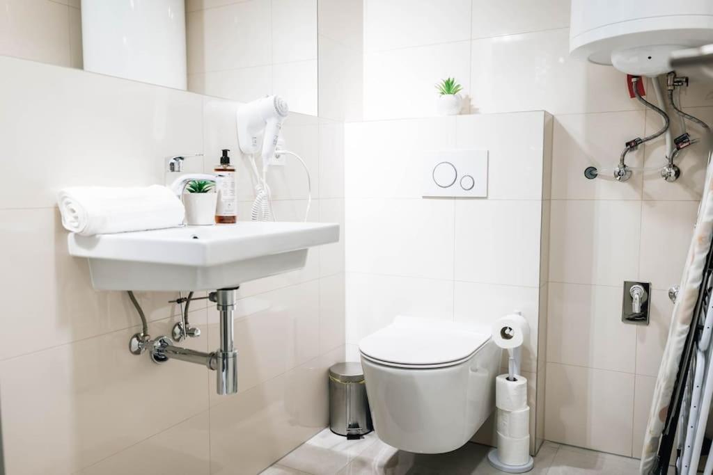 Appartement Cavallo Deluxe Xl Balcony City Center Prague
