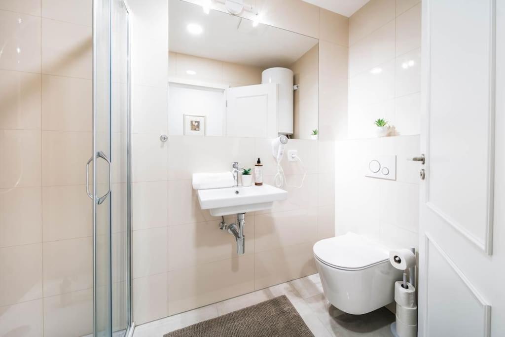 Cavallo Deluxe Xl Balcony City Center Apartment