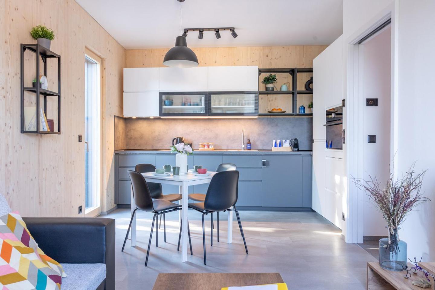 Days - Garage - Shared Terrace - Quiet Area Apartment Prague