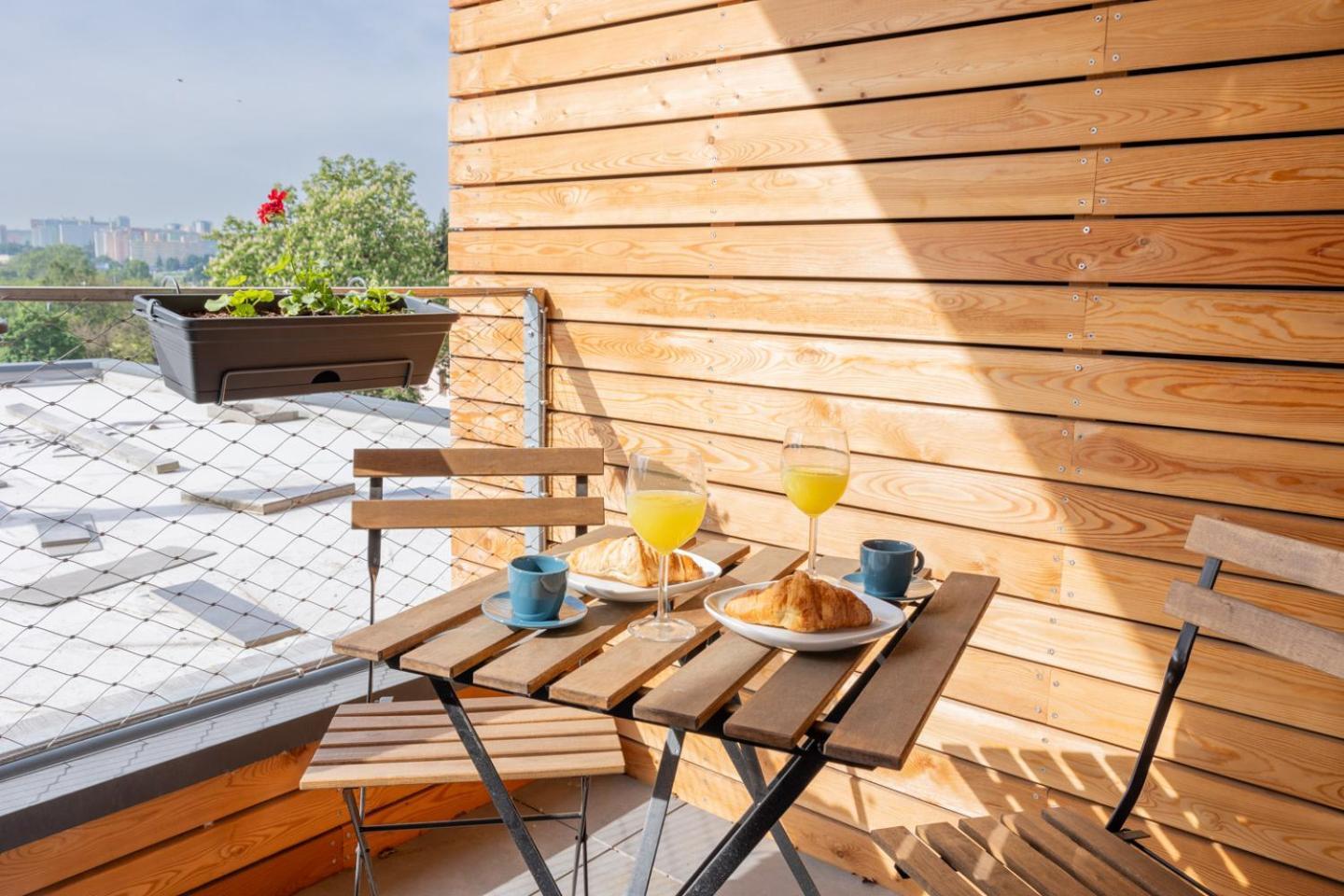 Days - Garage - Shared Terrace - Quiet Area Apartment *