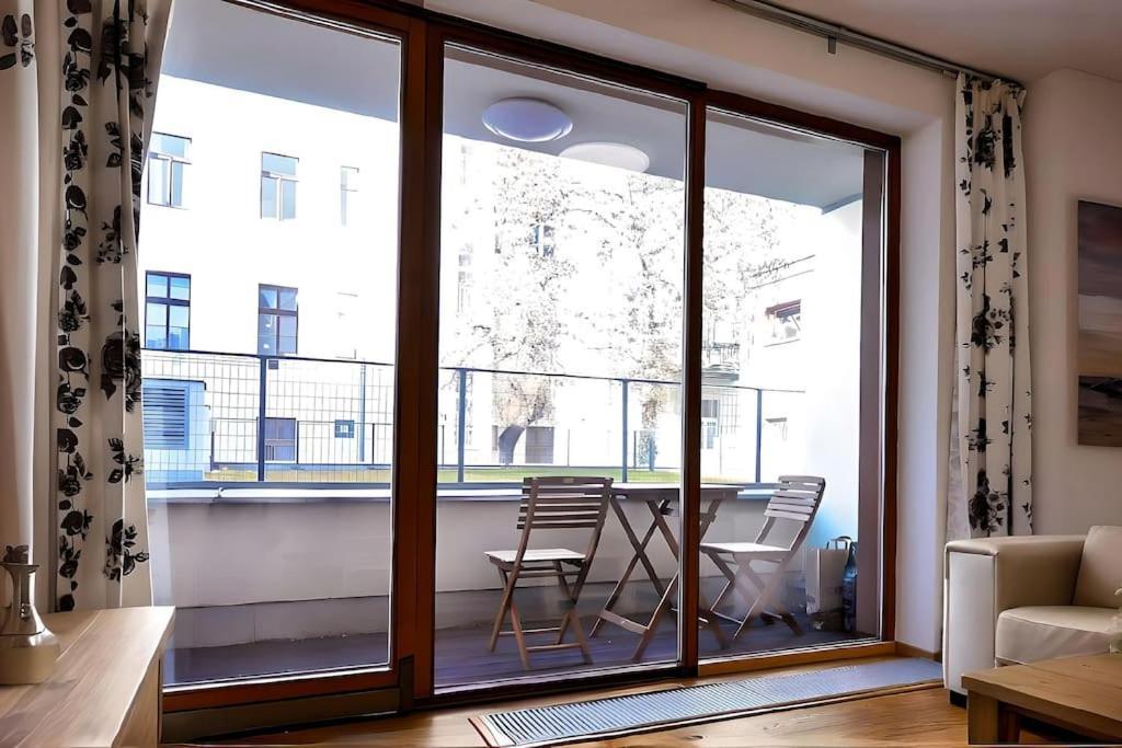 Legacy Duplex In Historic District By Rentez Daire *