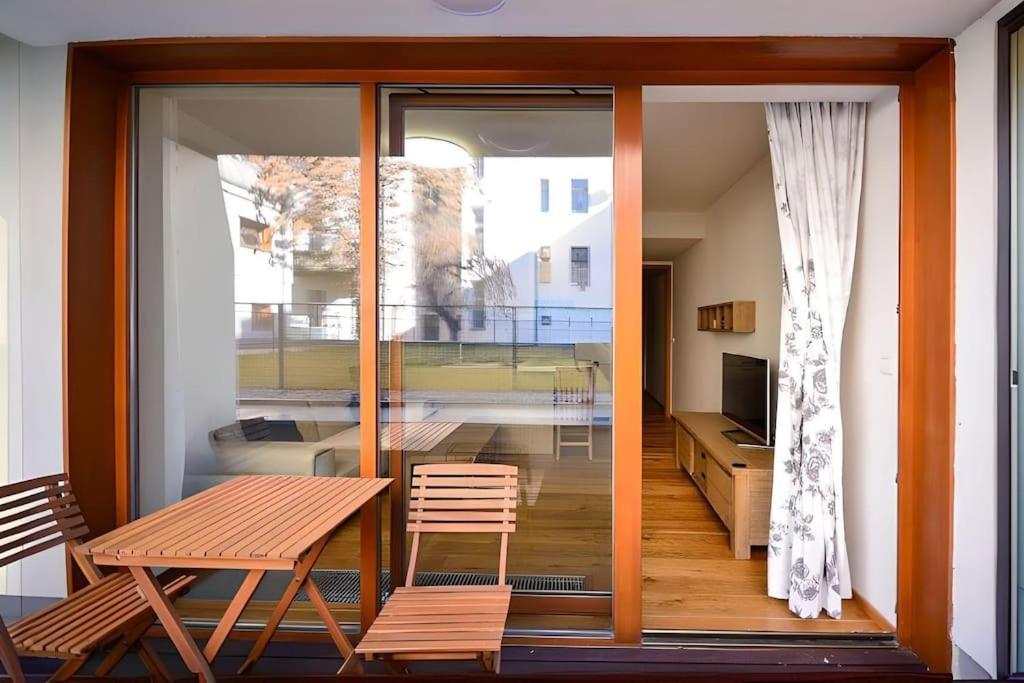 Legacy Duplex In Historic District By Rentez Daire Prag