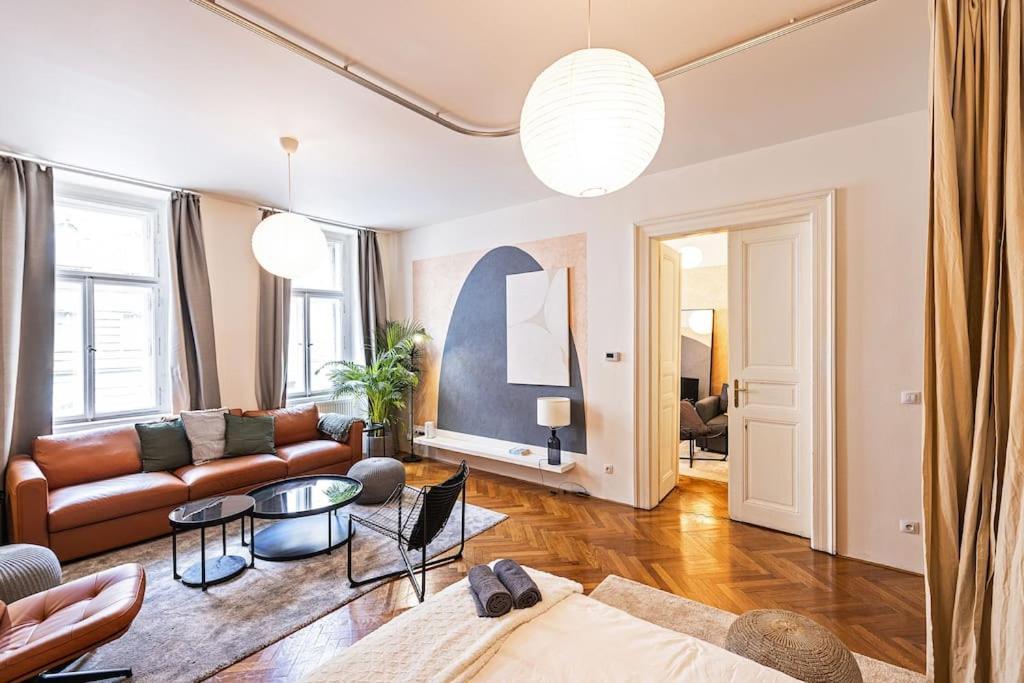 Unique Stylish - L3 Apartment *