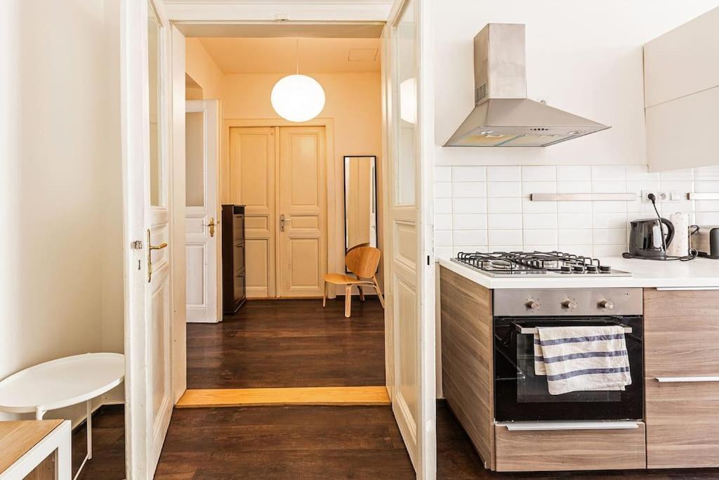 Unique Stylish - L3 * Prague