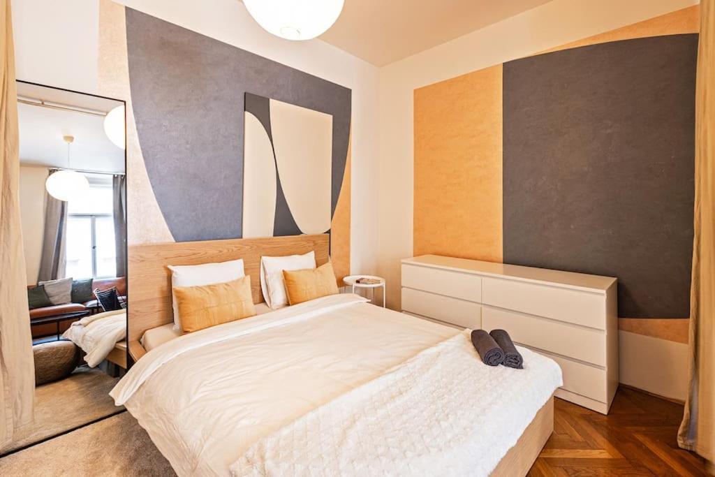 Unique Stylish - L3 * Prague