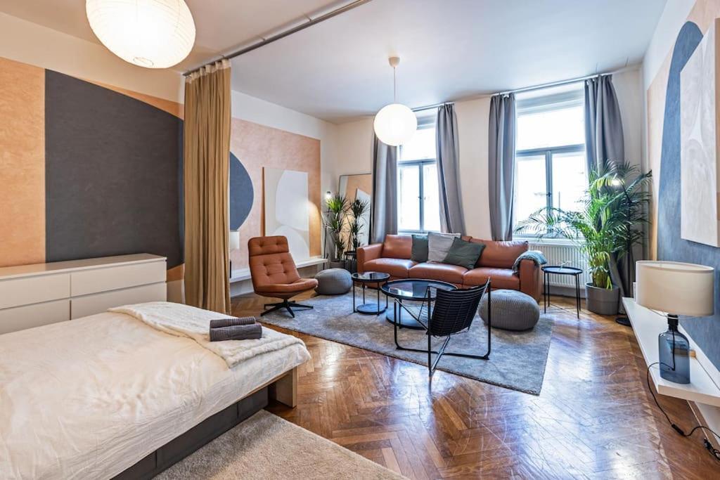 Unique Stylish - L3 * Prague