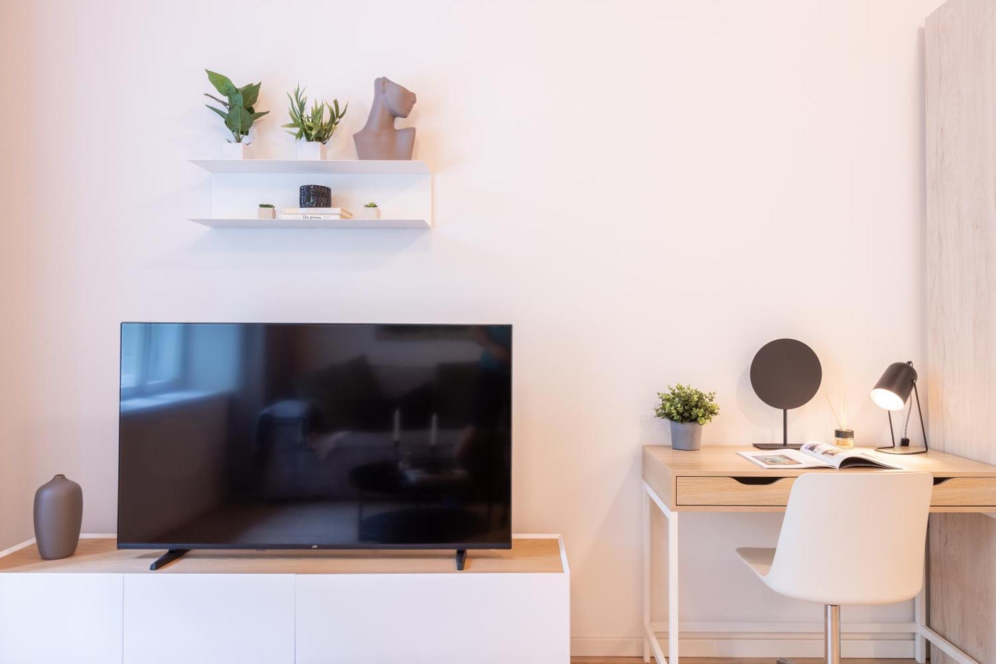 3bdr With Terrace And Electric Grill In Vinohrady By Days Apartment