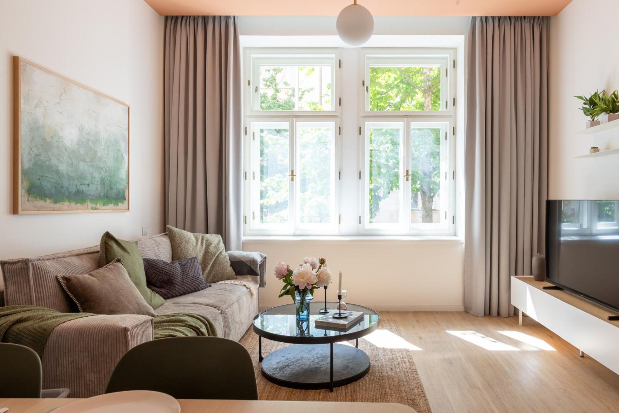 3bdr With Terrace And Electric Grill In Vinohrady By Days *