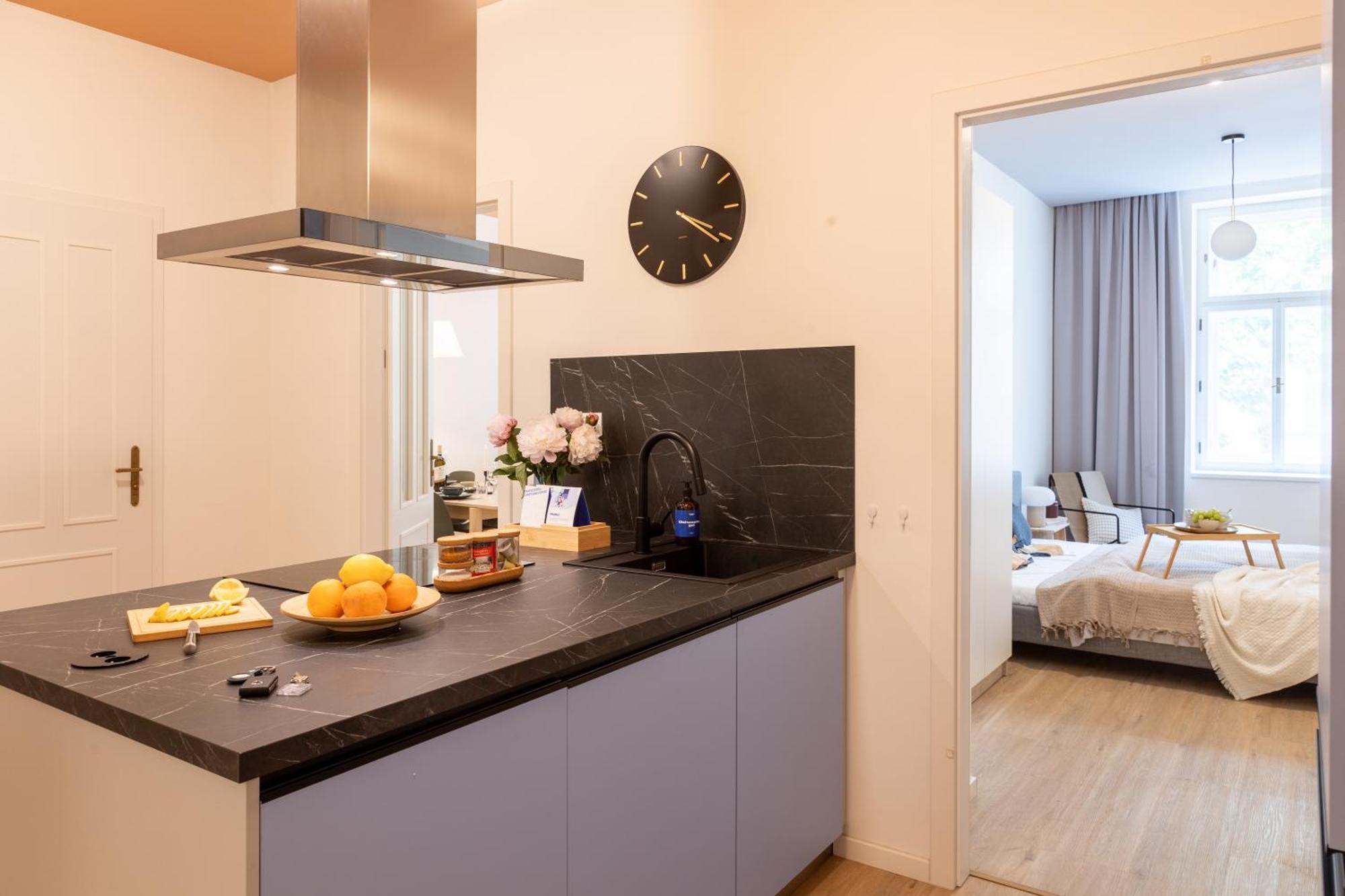 3bdr With Terrace And Electric Grill In Vinohrady By Days * Prague