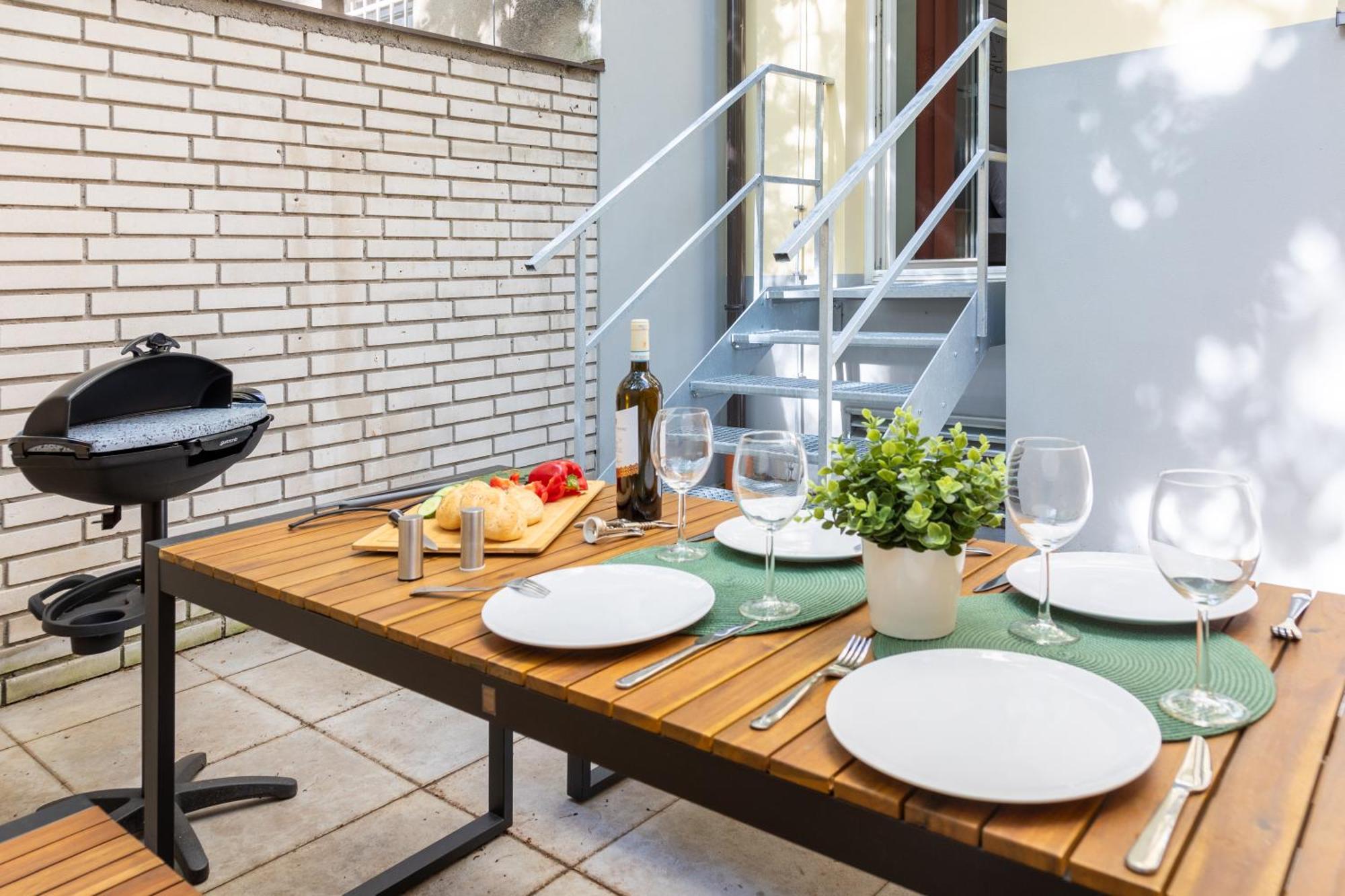 Apartment 3bdr With Terrace And Electric Grill In Vinohrady By Days Prague