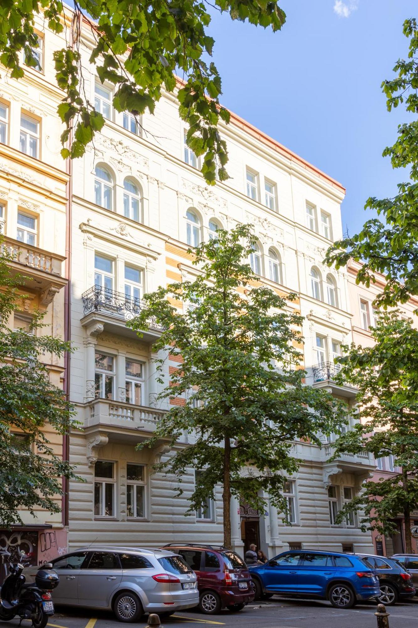 3bdr With Terrace And Electric Grill In Vinohrady By Days * Prague