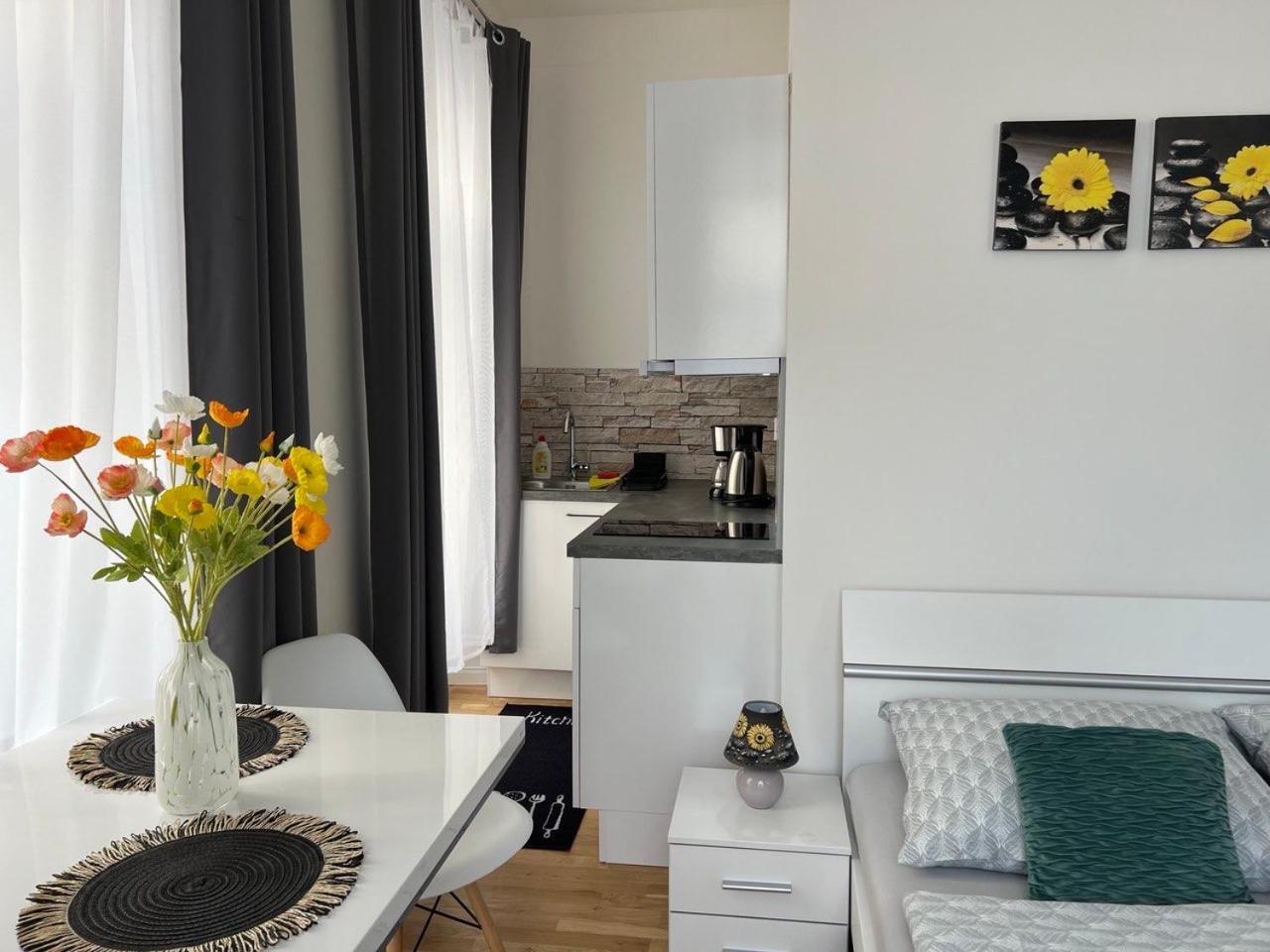 1 Florenc Hlavni Mesto Romantic Appartement