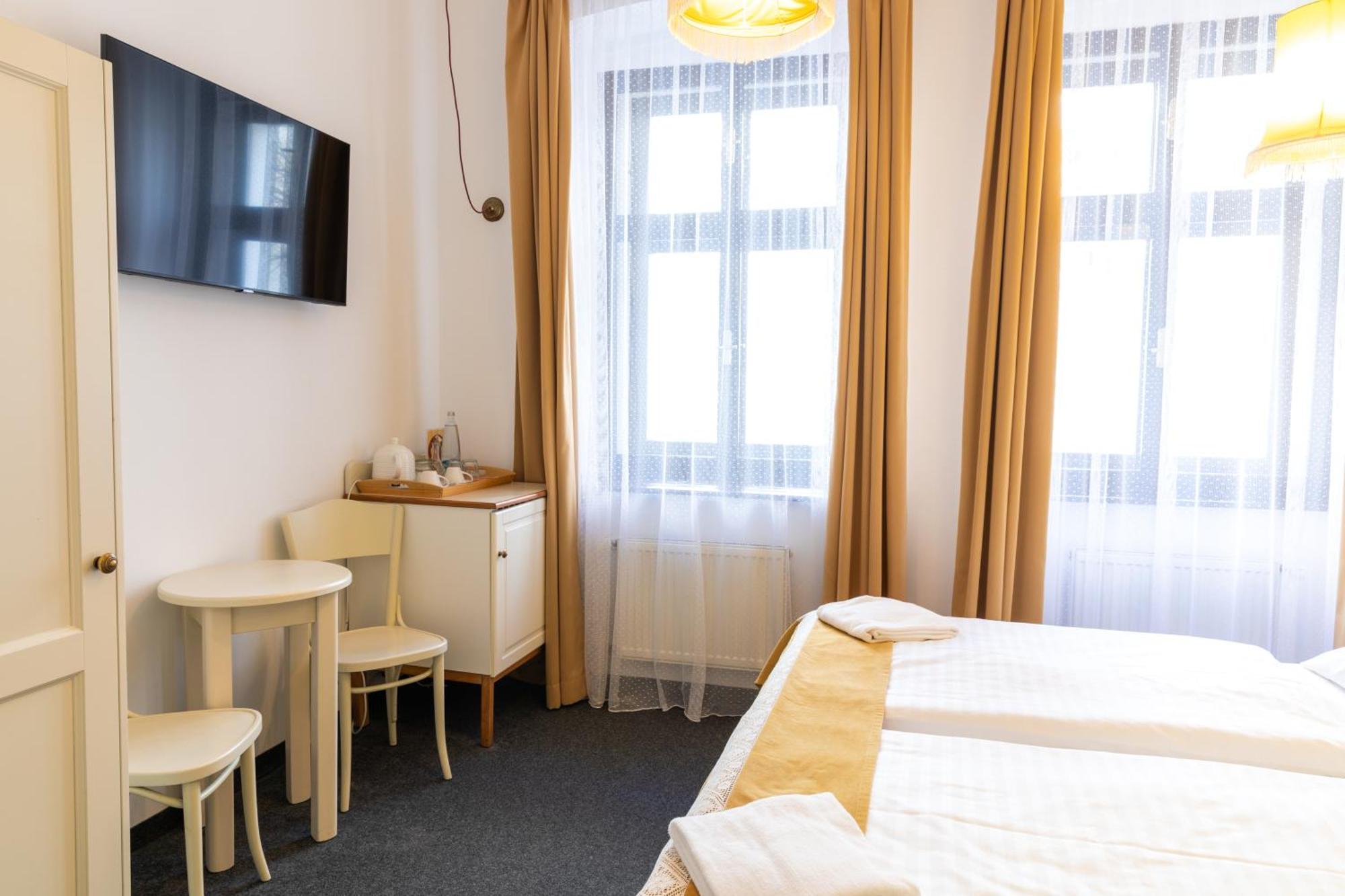 Hostel Sir Toby's Midtown Prague